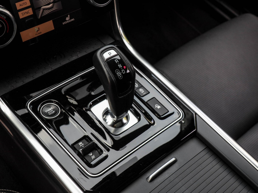 Jaguar XE - Limousine - Grau - Gebrauchtwagen - Bild 10