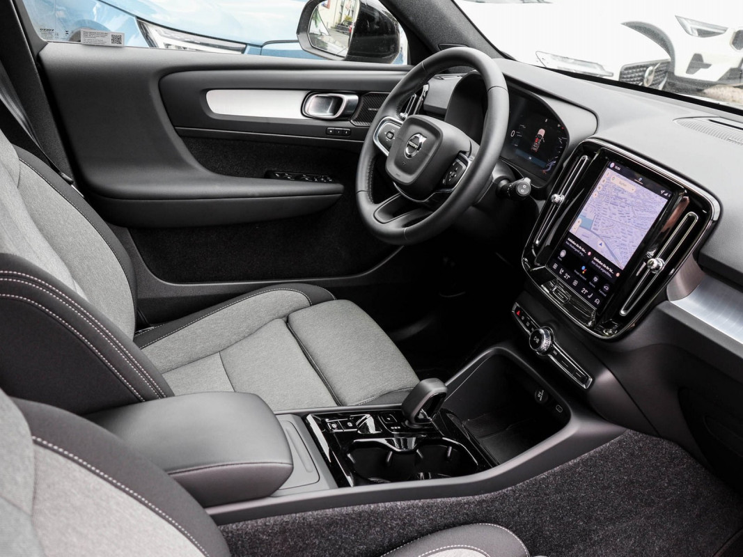 Volvo XC40 B4 - SUV/Off-road - Grau - Gebrauchtwagen - Bild 3