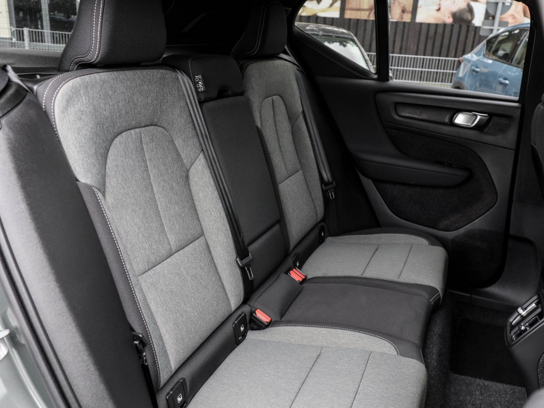 Volvo XC40 B4 - SUV/Off-road - Grau - Gebrauchtwagen - Bild 5