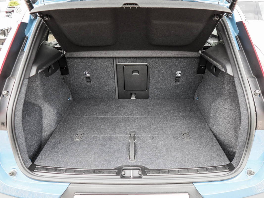 Volvo XC40 Single Motor - SUV/Off-road - Blau - Gebrauchtwagen - Bild 11