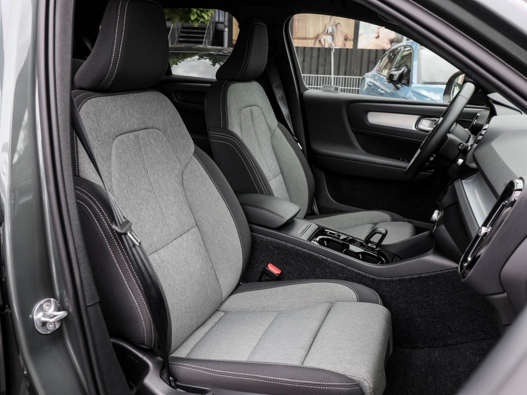 Volvo XC40 B4 - SUV/Off-road - Grau - Gebrauchtwagen - Bild 7