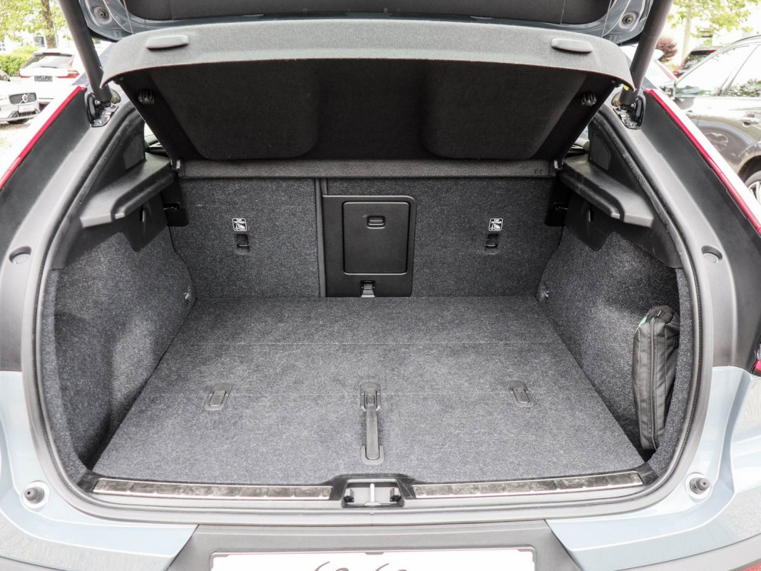 Volvo C40 Single Motor - SUV/Off-road - Grau - Gebrauchtwagen - Bild 12