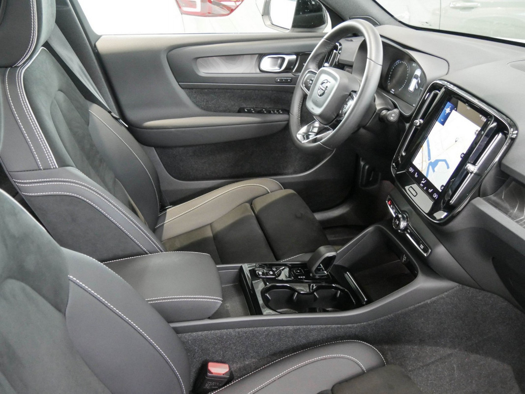 Volvo XC40 - SUV/Off-road - Weiss - Gebrauchtwagen - Bild 3