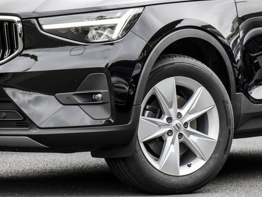 Volvo XC40 B4 AWD - SUV/Off-road - Schwarz - Gebrauchtwagen - Bild 6