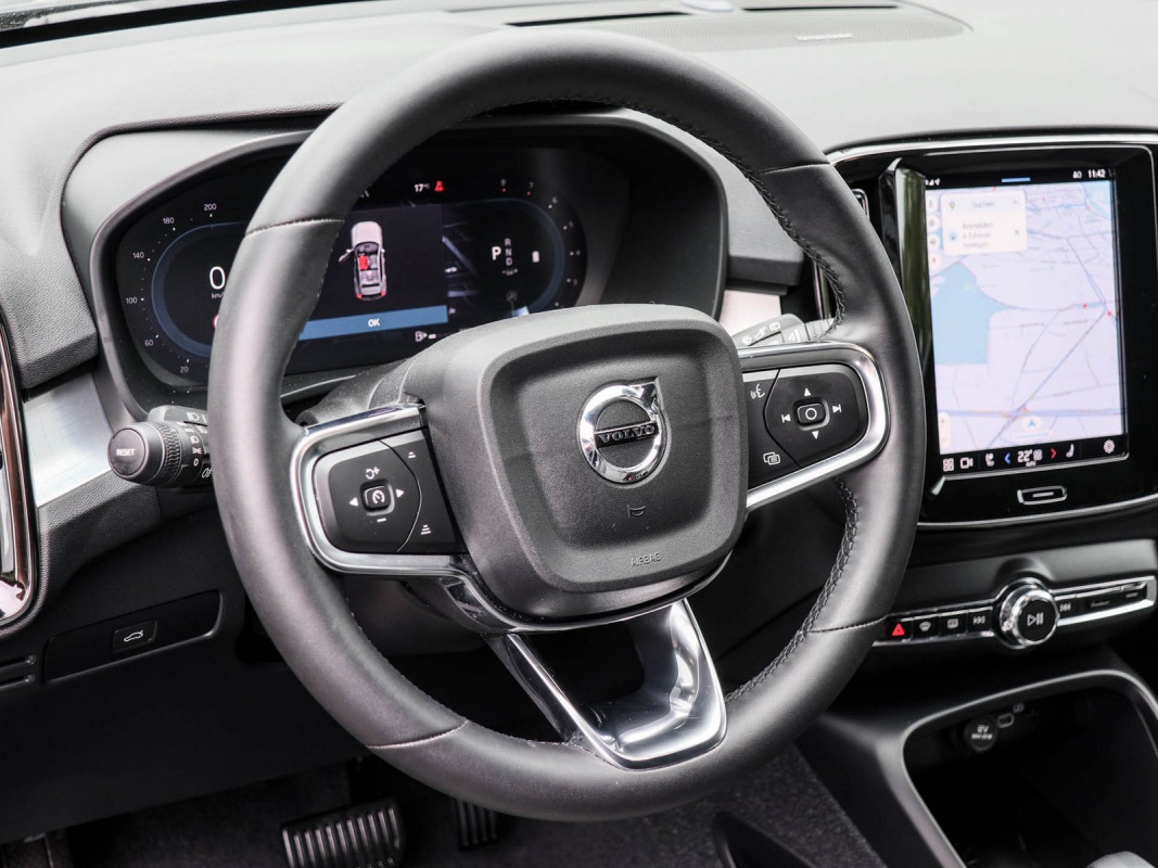 Volvo XC40 B4 AWD - SUV/Off-road - Schwarz - Gebrauchtwagen - Bild 10