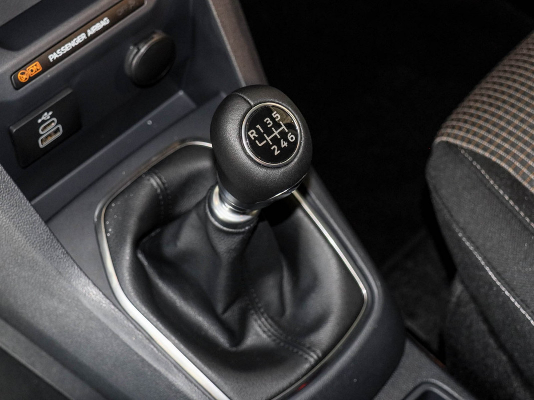 Ford Tourneo Courier - Van/Minibus - Schwarz - Neuwagen - Bild 9