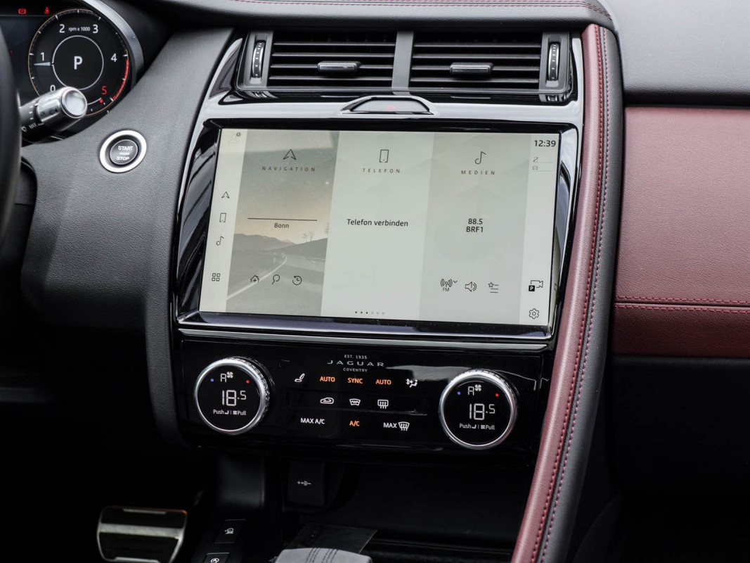 Jaguar E-PACE - SUV/Off-road - Silber - Gebrauchtwagen - Bild 7