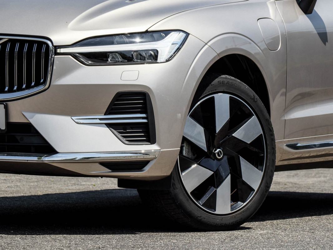 Volvo XC60 T6 AWD - SUV/Off-road - Braun - Gebrauchtwagen - Bild 6