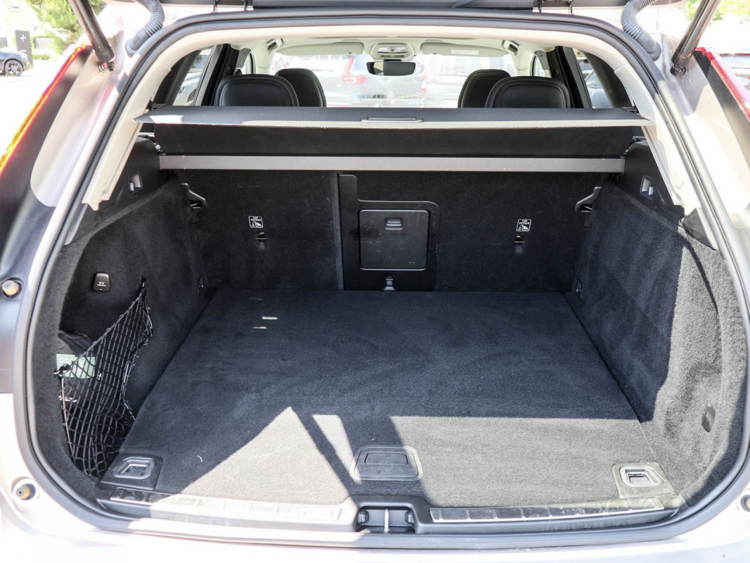 Volvo XC60 T6 AWD - SUV/Off-road - Braun - Gebrauchtwagen - Bild 11