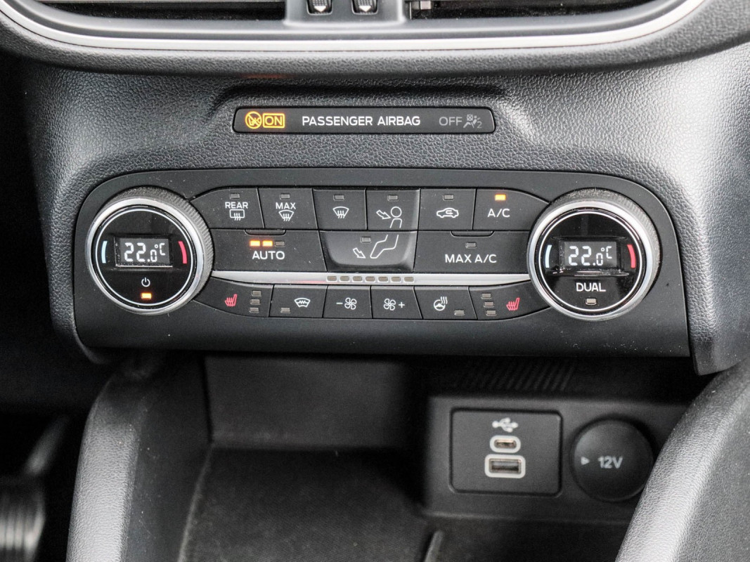 Ford Kuga - SUV/Off-road - Grau - Gebrauchtwagen - Bild 10