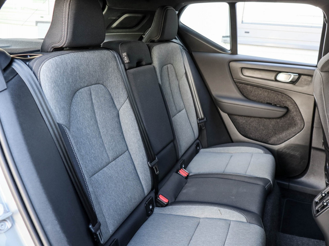 Volvo XC40 - SUV/Off-road - Grau - Gebrauchtwagen - Bild 5