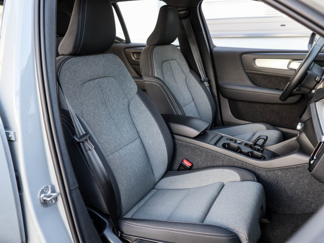 Volvo XC40 - SUV/Off-road - Grau - Gebrauchtwagen - Bild 7