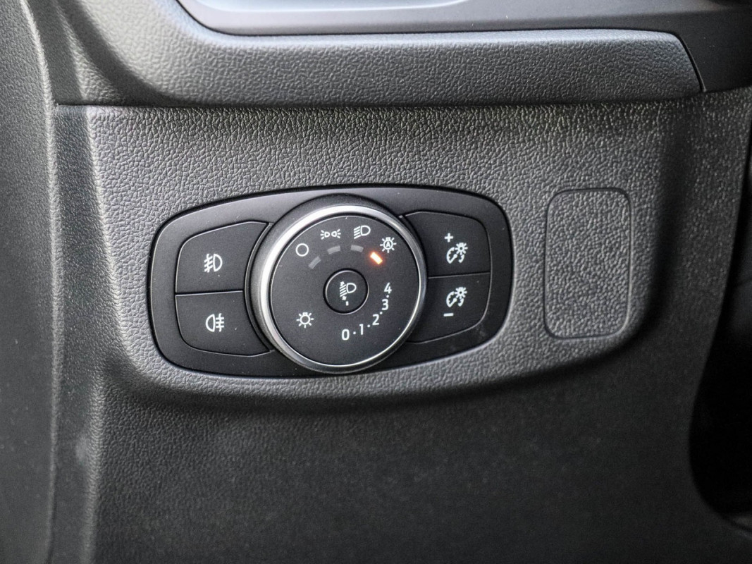 Ford Focus Lim.Titanium Edition Panorama-Dach - Limousine - Schwarz - Tageszulassung - Bild 14