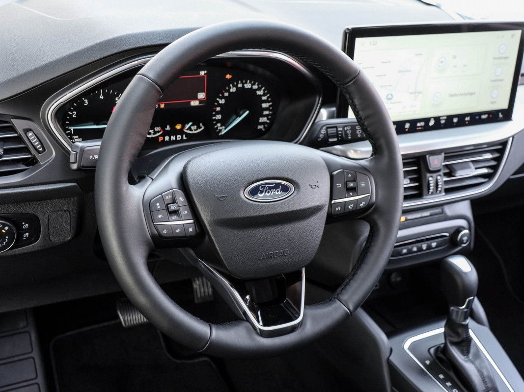 Ford Focus Lim.Titanium Edition Panorama-Dach - Limousine - Schwarz - Tageszulassung - Bild 9