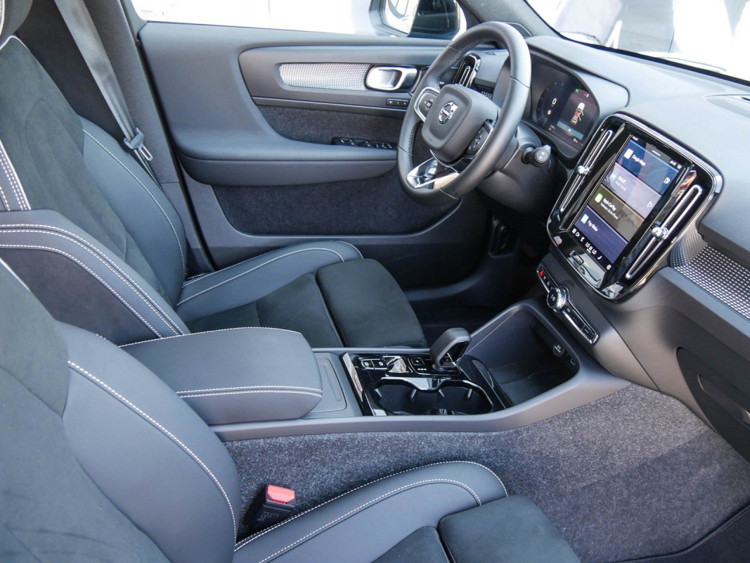 Volvo XC40 - SUV/Off-road - Blau - Gebrauchtwagen - Bild 3
