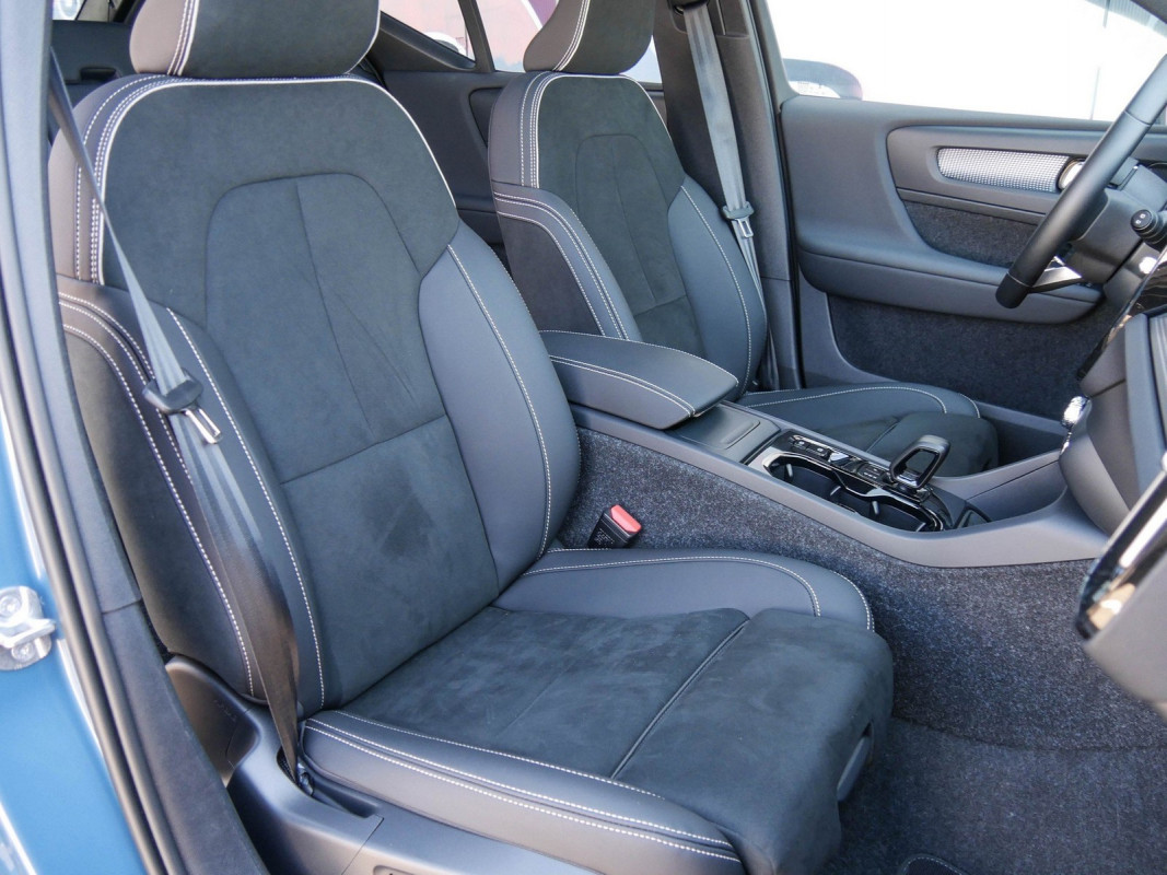 Volvo XC40 - SUV/Off-road - Blau - Gebrauchtwagen - Bild 6