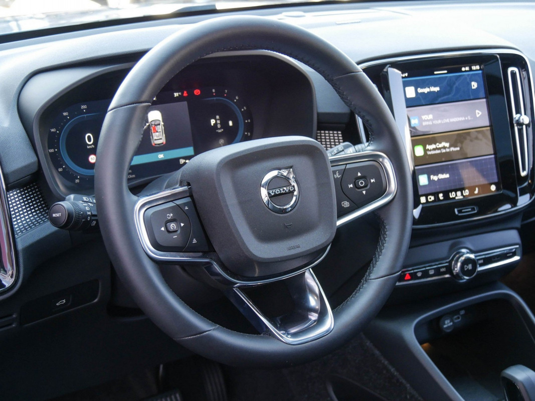 Volvo XC40 - SUV/Off-road - Blau - Gebrauchtwagen - Bild 9