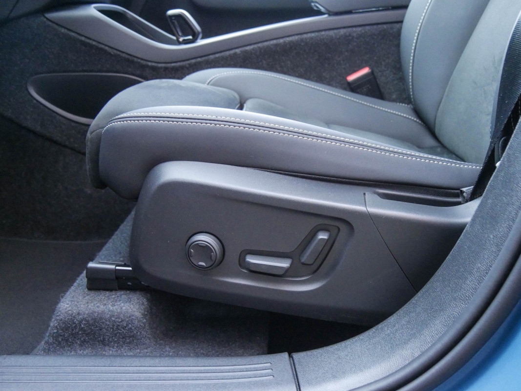 Volvo XC40 - SUV/Off-road - Blau - Gebrauchtwagen - Bild 14