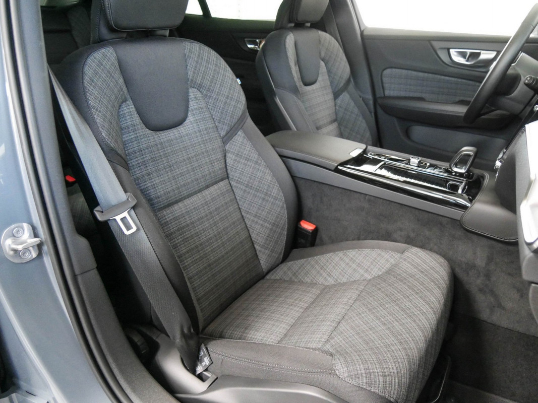 Volvo V60 T6 Recharge Plug-In Hybrid - Kombi - Grau - Gebrauchtwagen - Bild 6