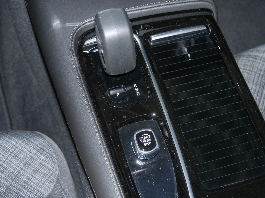 Volvo V60 T6 Recharge Plug-In Hybrid - Kombi - Grau - Gebrauchtwagen - Bild 10
