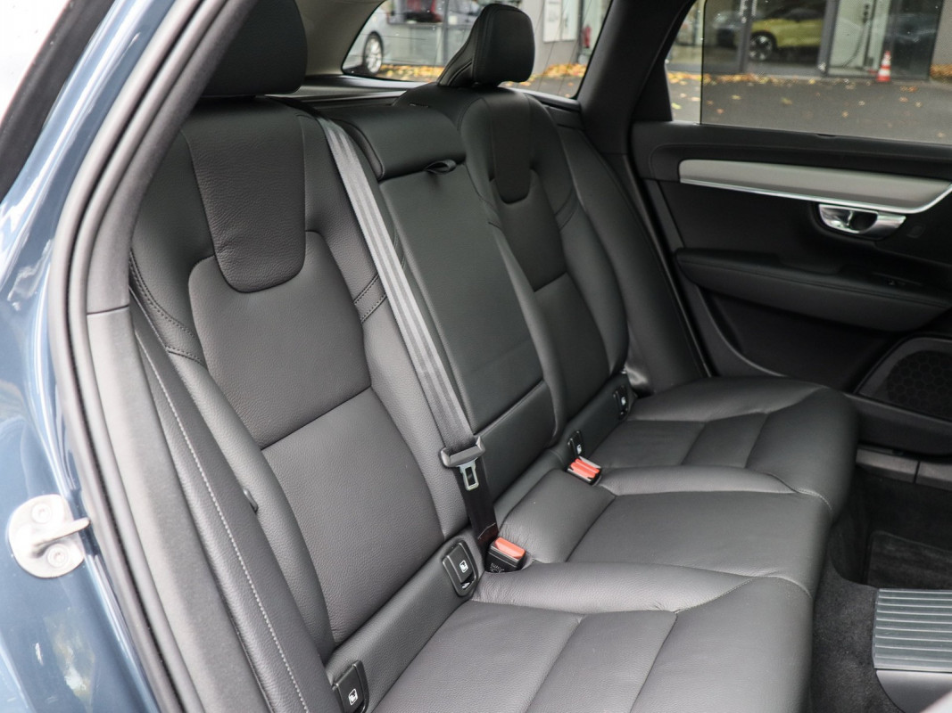 Volvo V90 T6 Recharge AWD - Kombi - Blau - Gebrauchtwagen - Bild 4