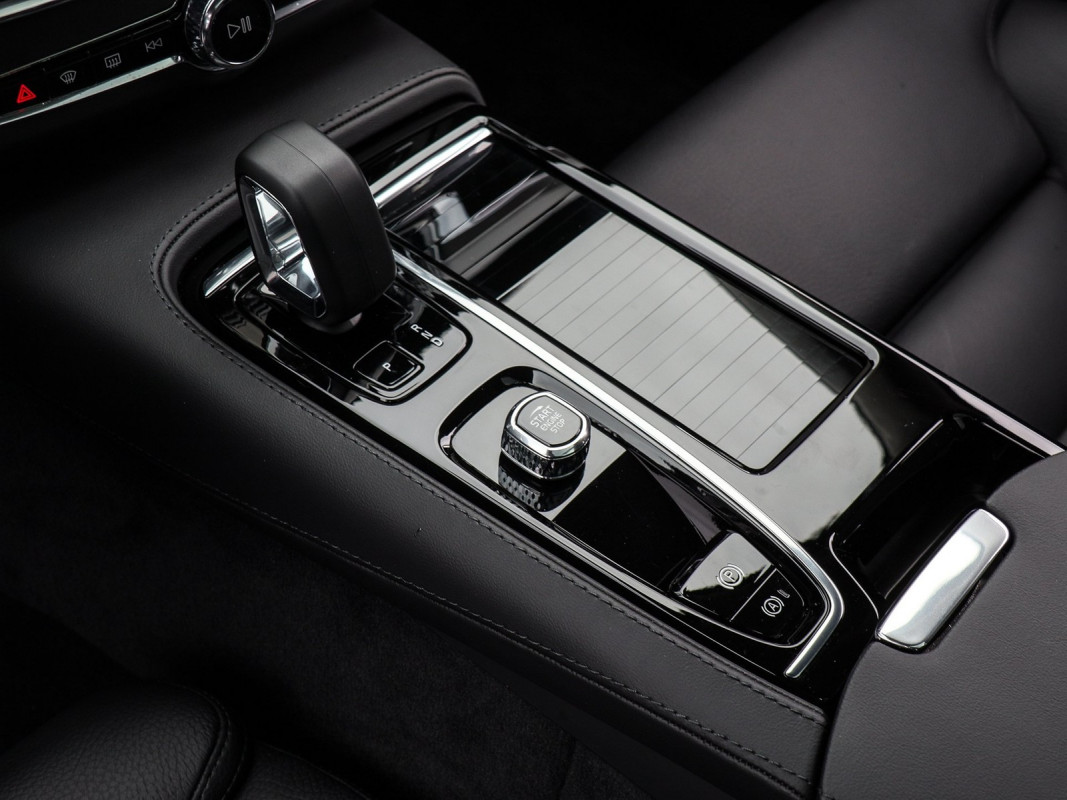 Volvo V90 T6 Recharge AWD - Kombi - Blau - Gebrauchtwagen - Bild 10