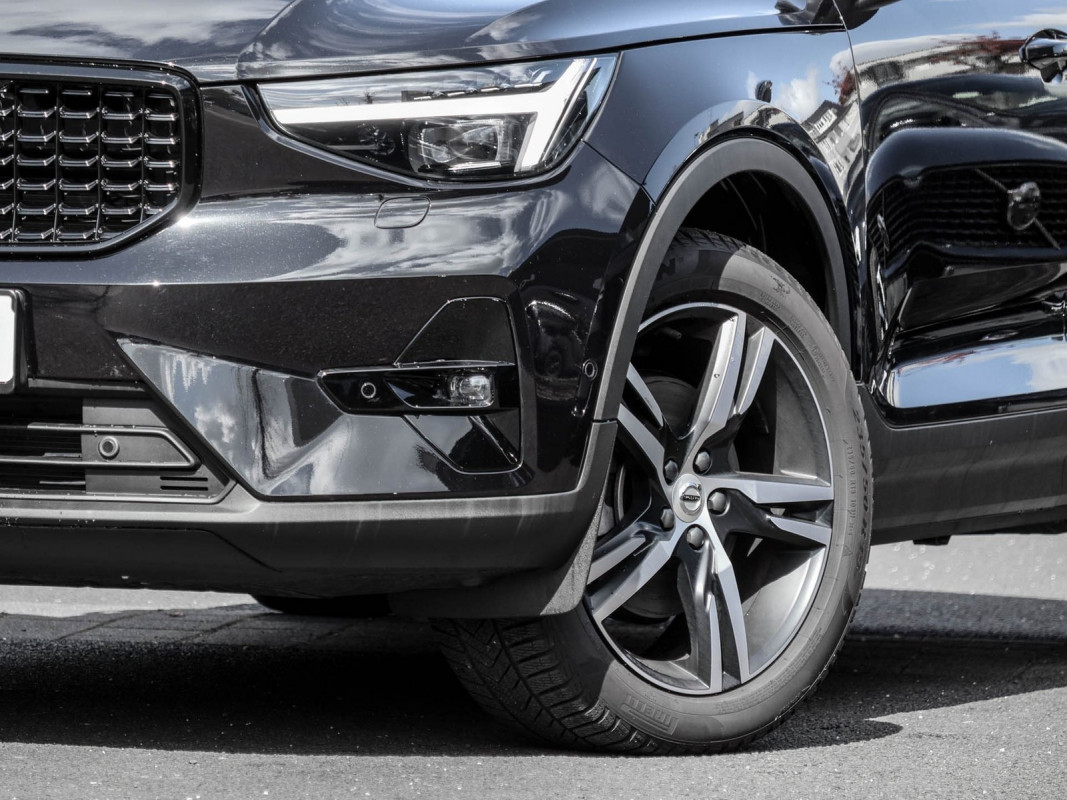 Volvo XC40 B4 - SUV/Off-road - Schwarz - Gebrauchtwagen - Bild 5