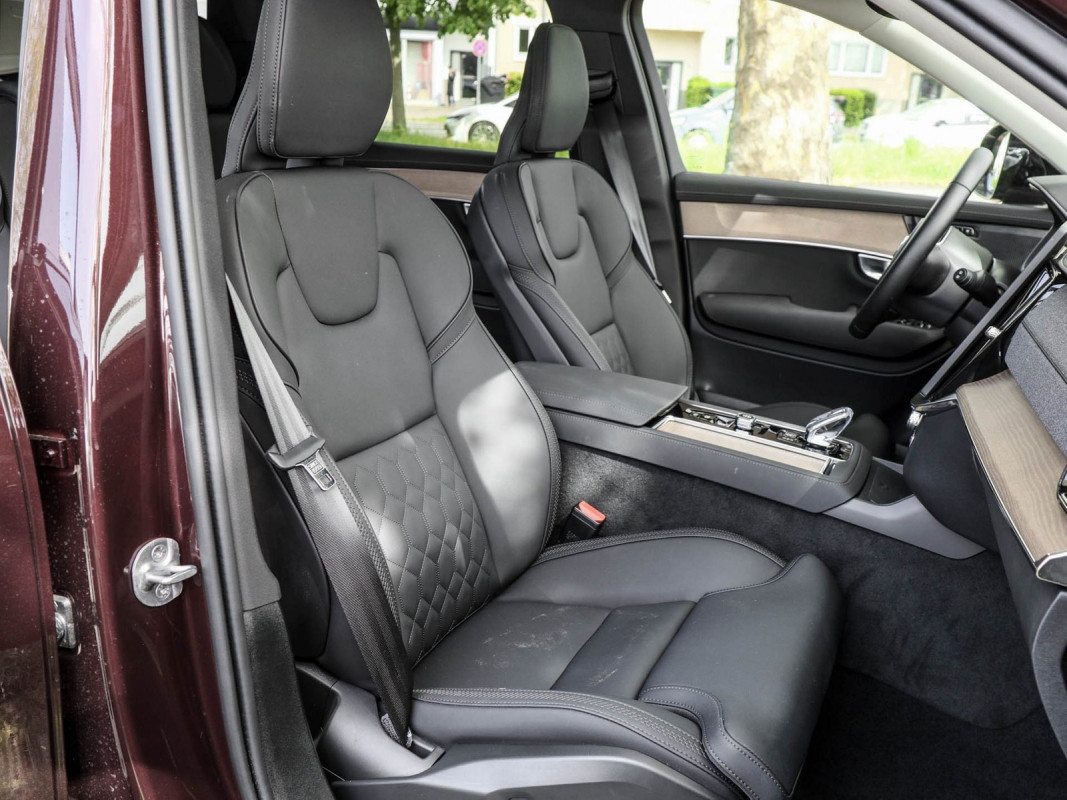 Volvo XC90 T8 AWD - SUV/Off-road - Rot - Gebrauchtwagen - Bild 6