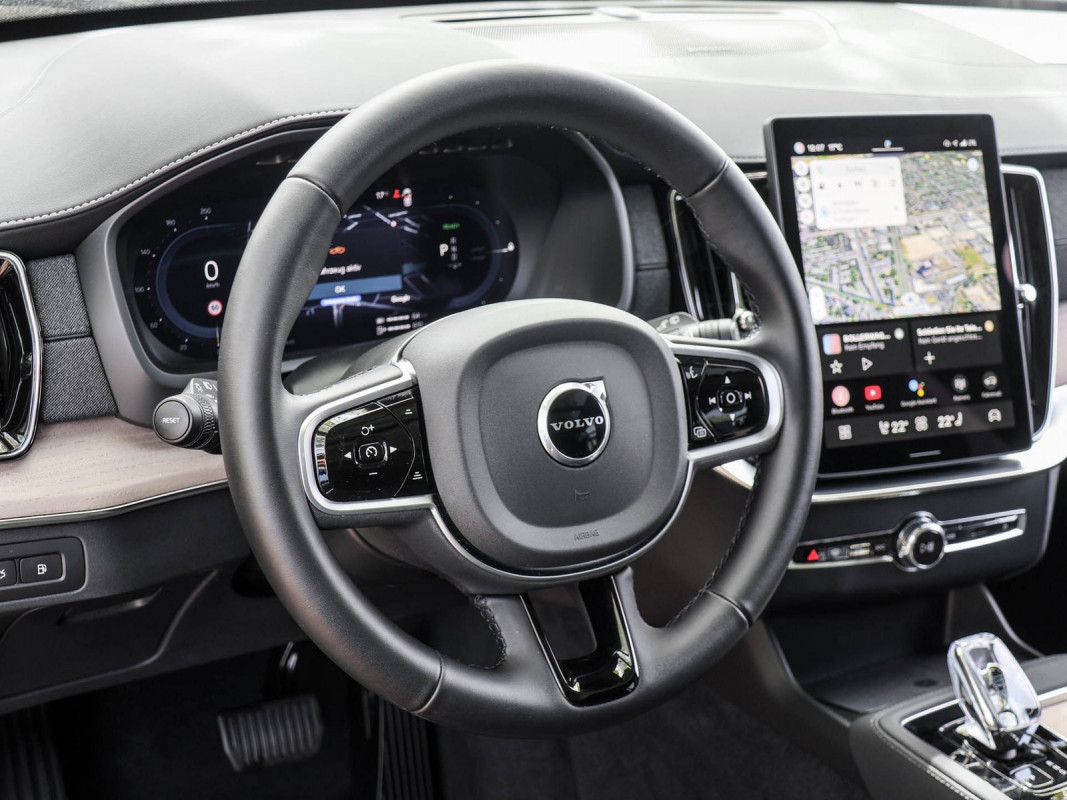 Volvo XC90 T8 AWD - SUV/Off-road - Rot - Gebrauchtwagen - Bild 9