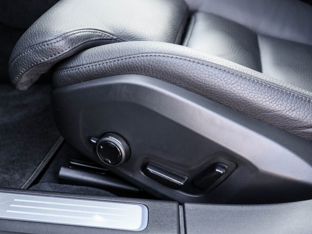 Volvo V90 T8 AWD - Kombi - Schwarz - Gebrauchtwagen - Bild 14