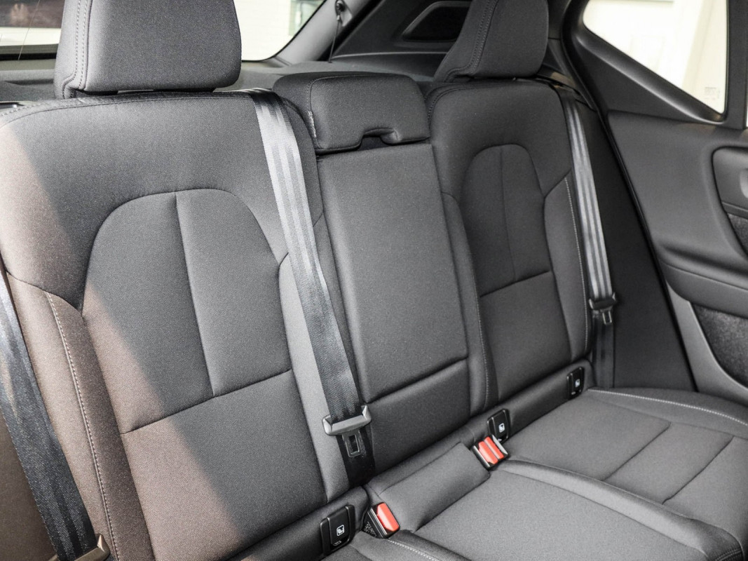 Volvo EX40 - SUV/Off-road - Grau - Gebrauchtwagen - Bild 4