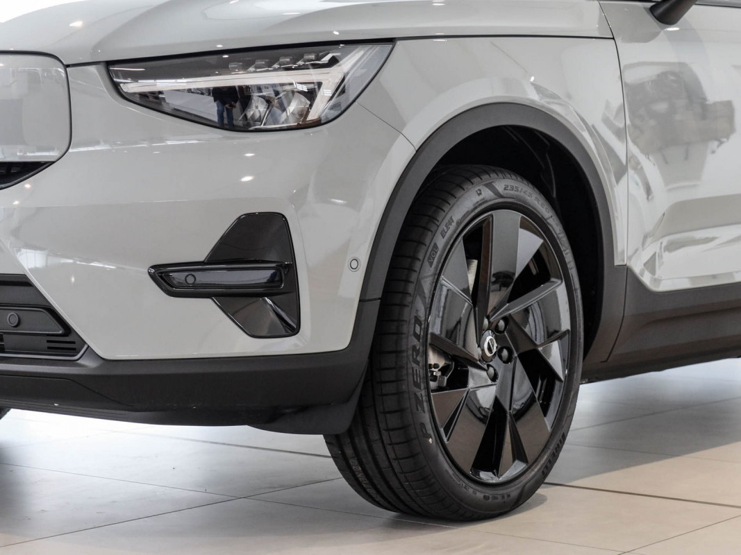 Volvo EX40 - SUV/Off-road - Grau - Gebrauchtwagen - Bild 5