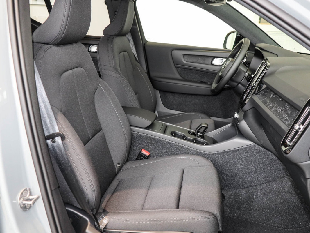 Volvo EX40 - SUV/Off-road - Grau - Gebrauchtwagen - Bild 6
