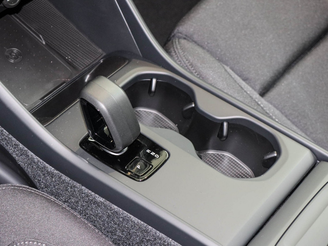 Volvo EX40 - SUV/Off-road - Grau - Gebrauchtwagen - Bild 10