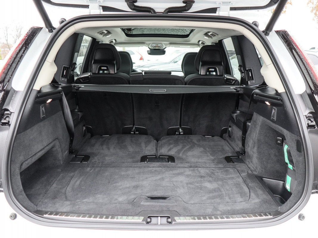 Volvo XC90 T8 AWD - SUV/Off-road - Weiss - Gebrauchtwagen - Bild 9