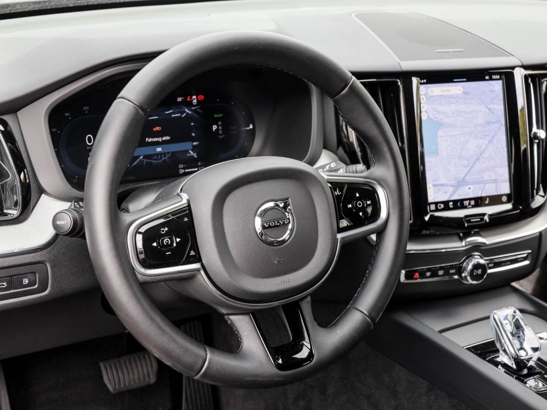 Volvo XC60 T6 AWD - SUV/Off-road - Schwarz - Gebrauchtwagen - Bild 9