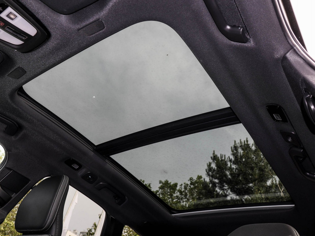 Volvo XC60 T6 AWD - SUV/Off-road - Schwarz - Gebrauchtwagen - Bild 11