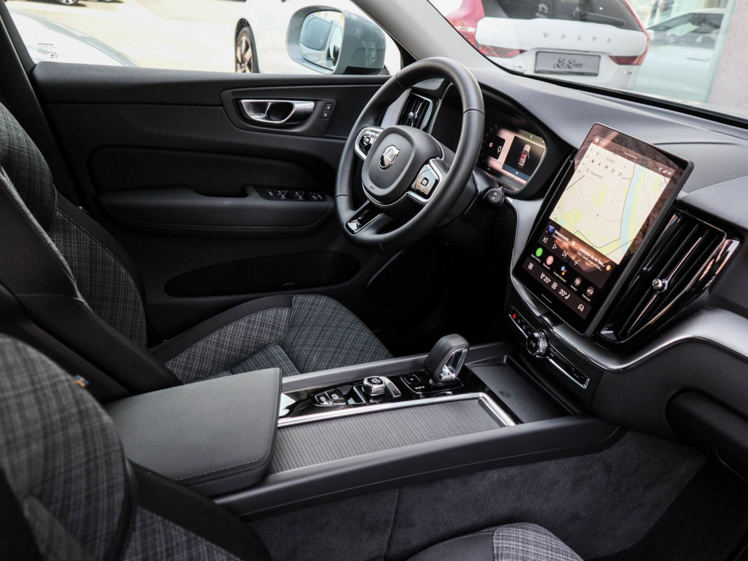 Volvo XC60 T6 Recharge AWD Reskin - SUV/Off-road - Grau - Gebrauchtwagen - Bild 3