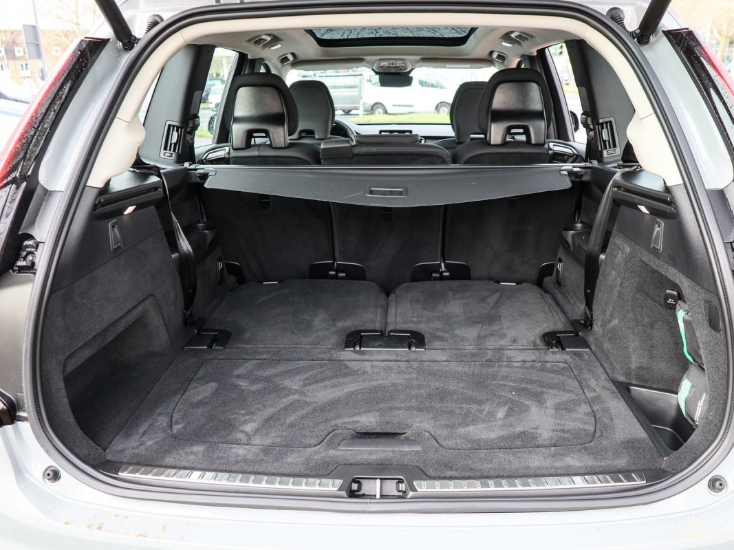 Volvo XC90 T8 AWD Recharge - SUV/Off-road - Grau - Gebrauchtwagen - Bild 9