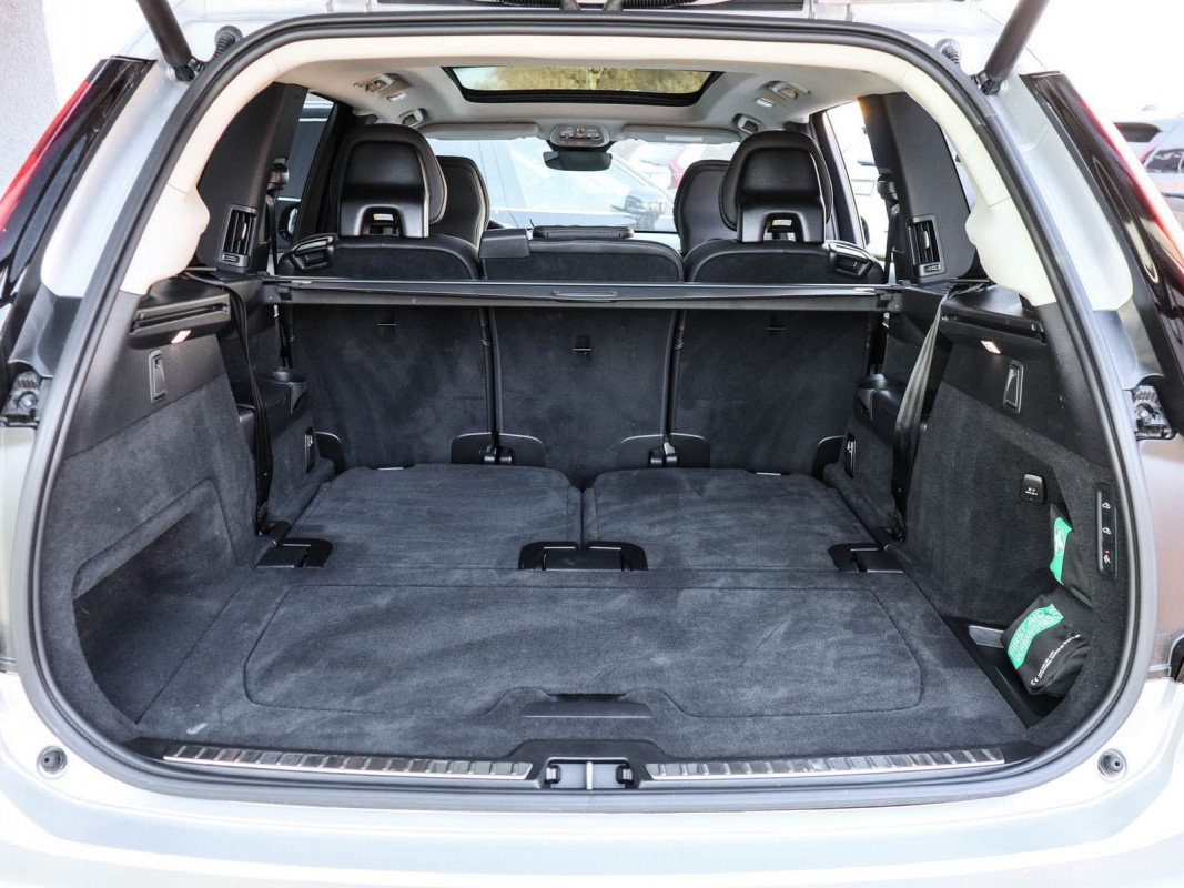 Volvo XC90 T8 Recharge AWD - SUV/Off-road - Silber - Gebrauchtwagen - Bild 10