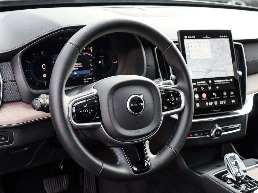 Volvo XC90 T8 AWD Recharge Reskin - SUV/Off-road - Blau - Gebrauchtwagen - Bild 9