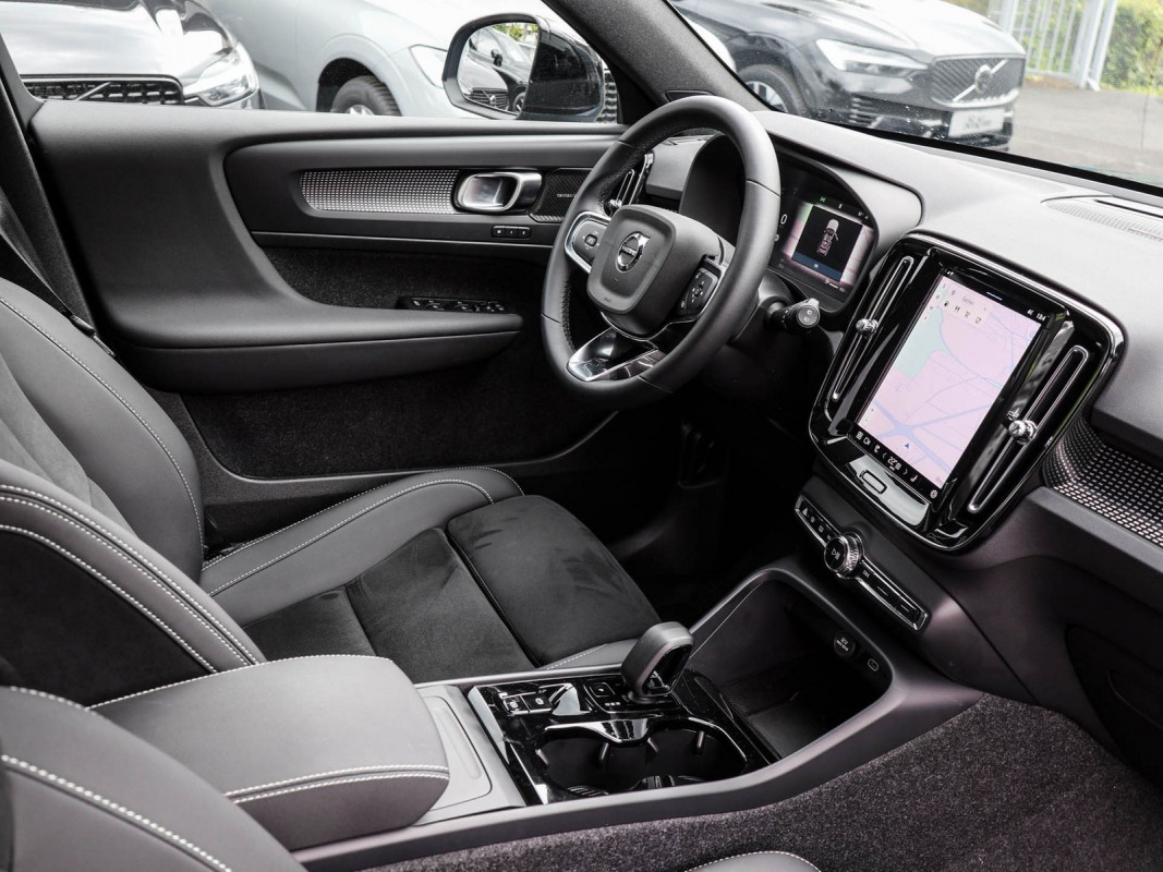 Volvo XC40 B3 - SUV/Off-road - Blau - Gebrauchtwagen - Bild 3