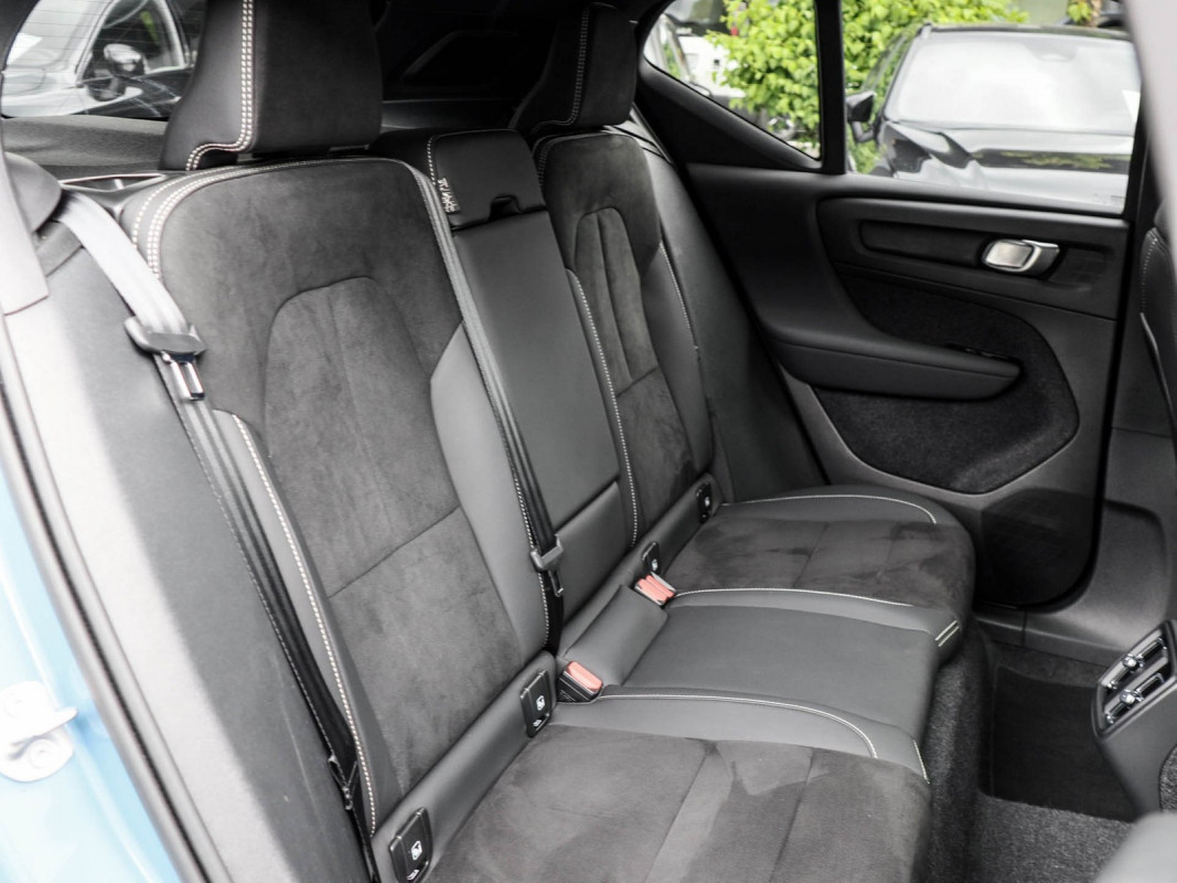 Volvo XC40 B3 - SUV/Off-road - Blau - Gebrauchtwagen - Bild 4