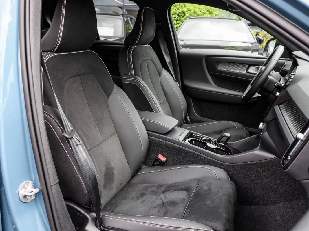 Volvo XC40 B3 - SUV/Off-road - Blau - Gebrauchtwagen - Bild 6
