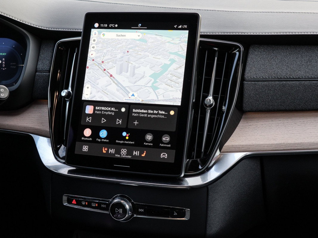 Volvo XC90 T8 AWD Recharge Reskin - SUV/Off-road - Blau - Gebrauchtwagen - Bild 7