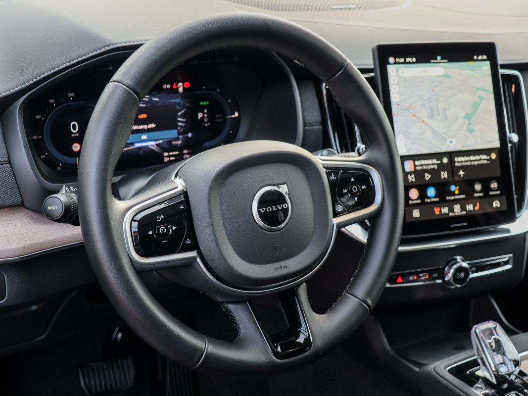 Volvo XC90 T8 AWD Recharge Reskin - SUV/Off-road - Blau - Gebrauchtwagen - Bild 9