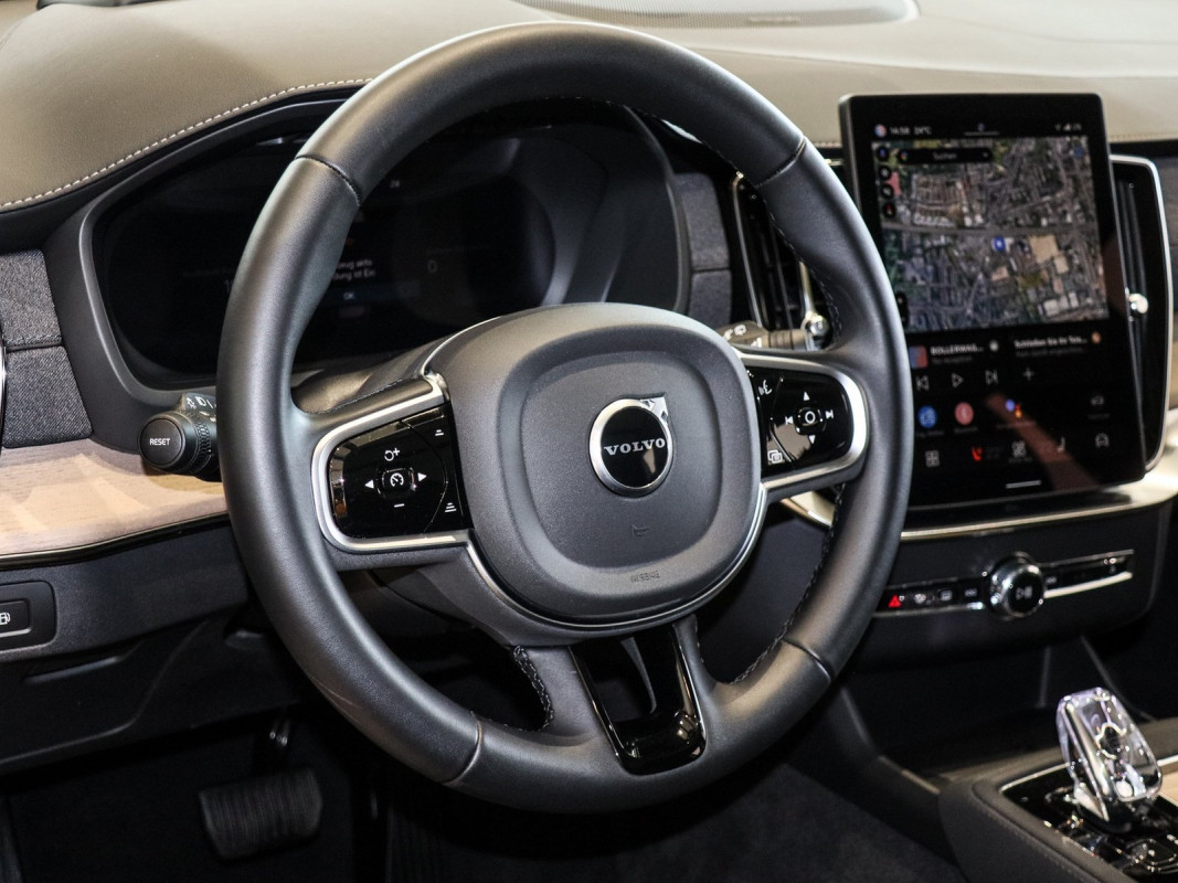 Volvo XC90 T8 Recharge AWD - SUV/Off-road - Braun - Gebrauchtwagen - Bild 9