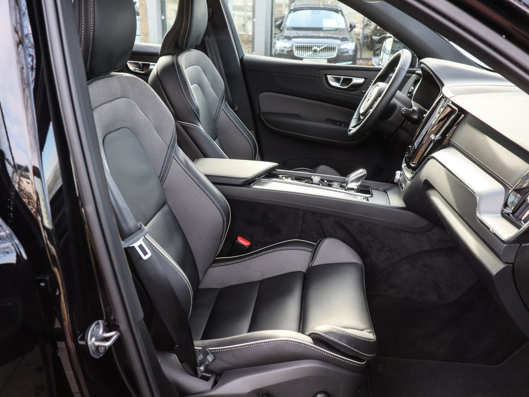 Volvo XC60 T6 Recharge AWD - SUV/Off-road - Schwarz - Gebrauchtwagen - Bild 6