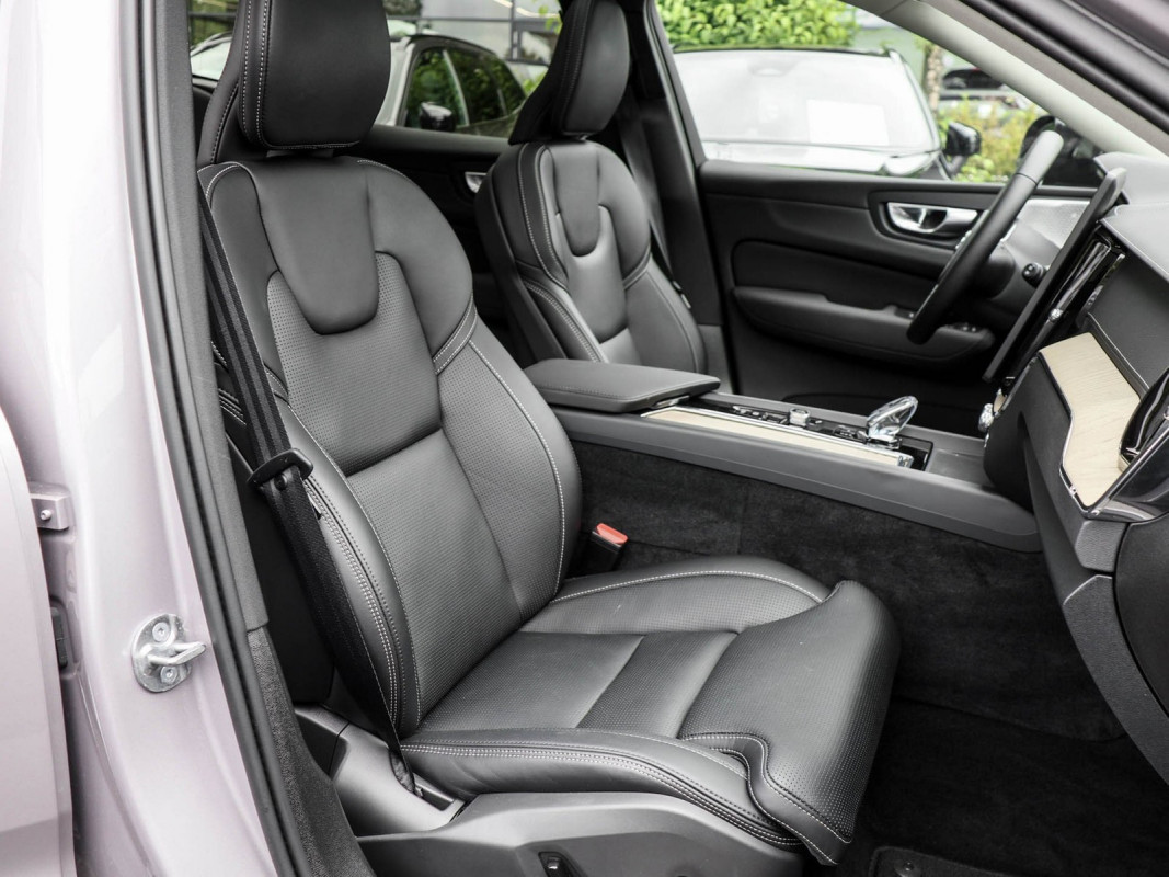 Volvo XC60 T8 AWD - SUV/Off-road - Silber - Gebrauchtwagen - Bild 6