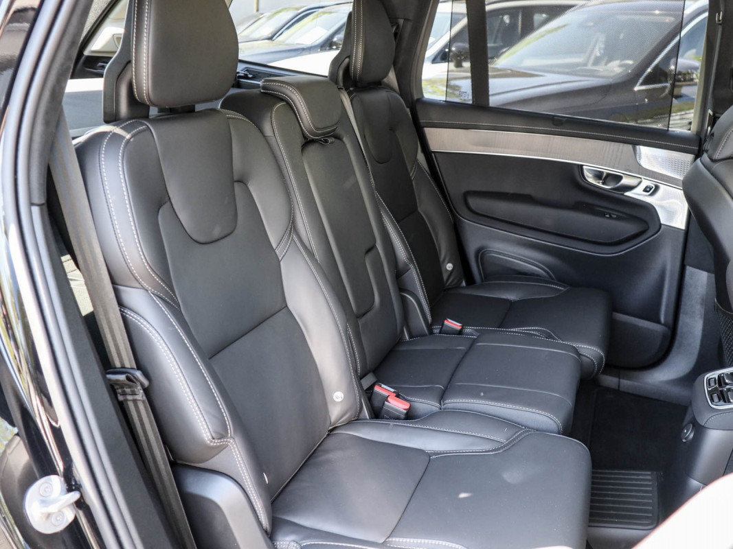 Volvo XC90 T8 AWD - SUV/Off-road - Schwarz - Gebrauchtwagen - Bild 4
